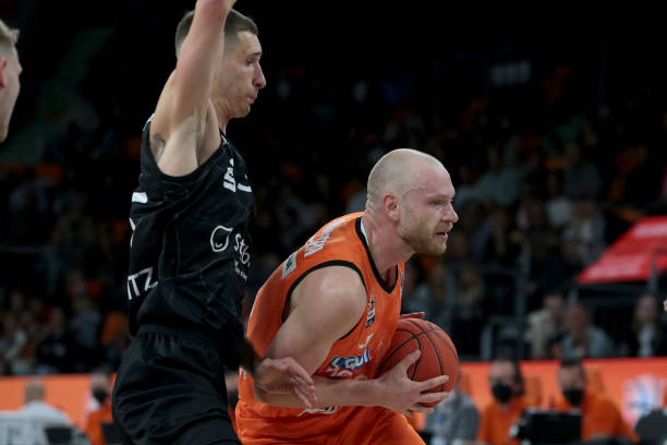 这位后腰加 这位后腰加